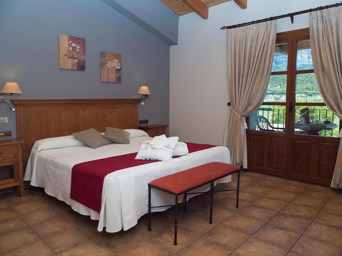 Hotel & Spa Pena Montanesa Ainsa Exterior photo